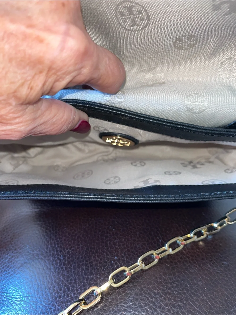 EUC Authentic Tory Burch Robinson Saffiano Leather Chain and Leather Crossbody